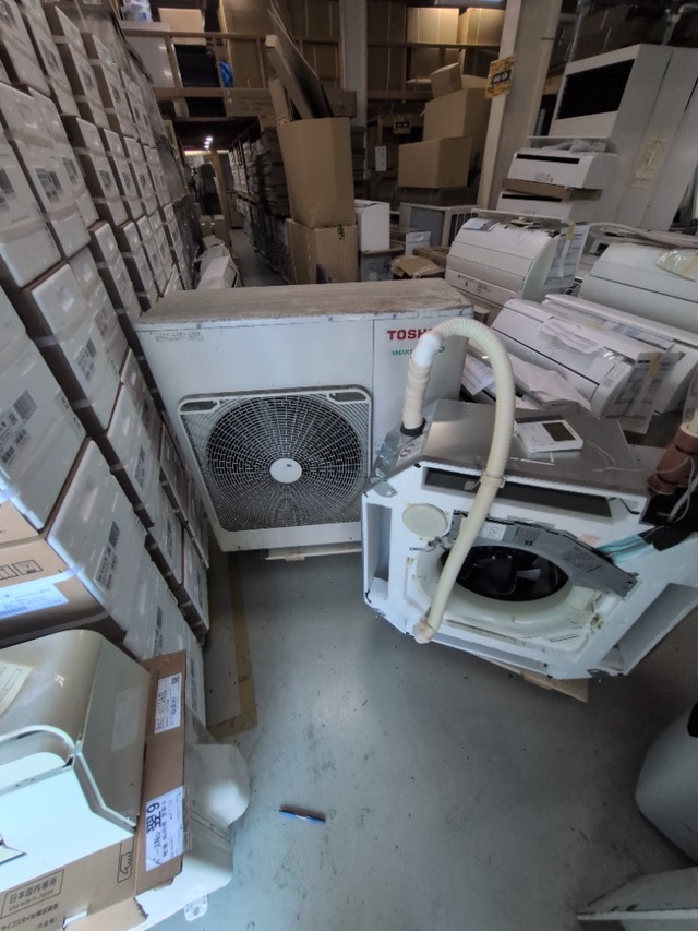 【三相 200V】 2021年製 東芝 業務用エアコン 14.0kw（5馬力）ペア天カセ4方向 AIU-RP1403H / ROA-RO1401H