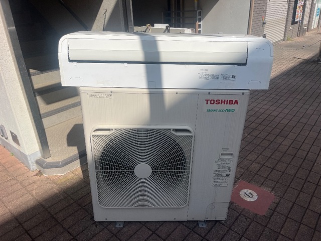 【三相 200V】 2022年製 東芝 業務用エアコン 11.2kw（4馬力）ペア壁掛 AIK-RP1124H / ROA-RP1121H