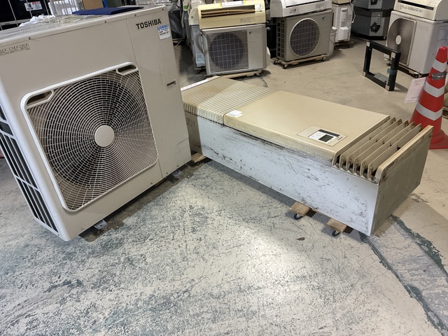 【三相 200V】 2019年製 東芝 業務用エアコン 11.2kw（4馬力）ペア床置 AIF-RP1123H / ROA-AP1127H